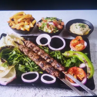 وجبه كباب بصحن