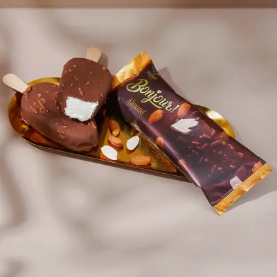 גלידת Bonjour בטעם שקדים