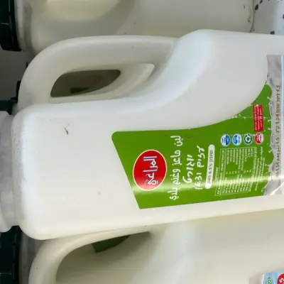 لبن ماعز صغير