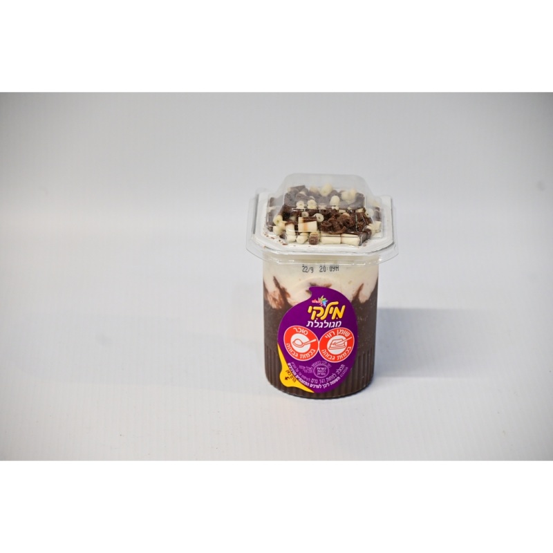 تحلية ميلكي مع رقائق شوكولاتة ملفوفة